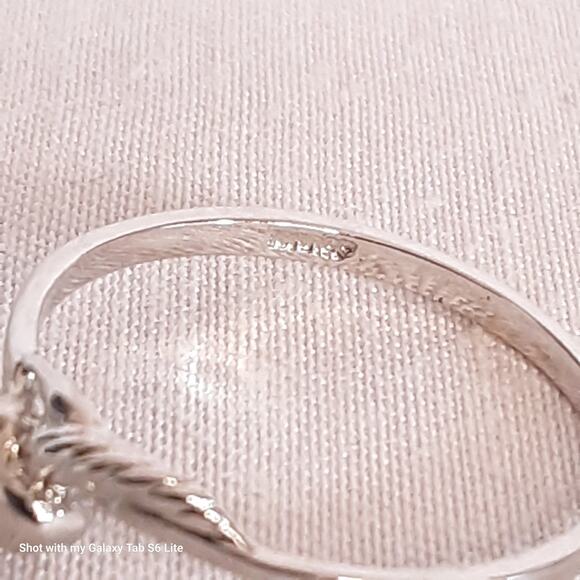 18K Rolled Gold Plated Ring Dainty Heart Design Simple Band Elegant Delicate - Picture 7 of 9